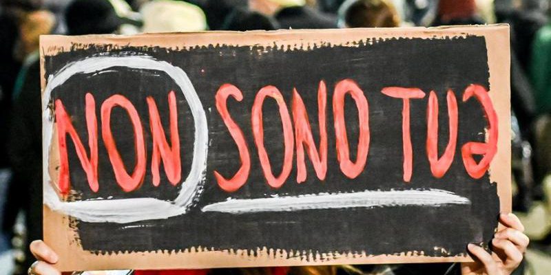 Ballerina di 20 anni fuggita da abusi di ex alcolizzato