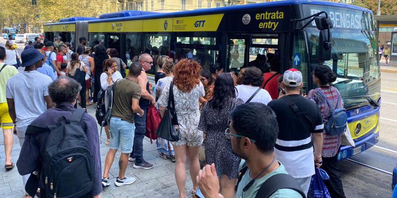 Lo Russo chiede al ministero fondi extra per i bus di Torino, altrimenti aumenti dei biglietti