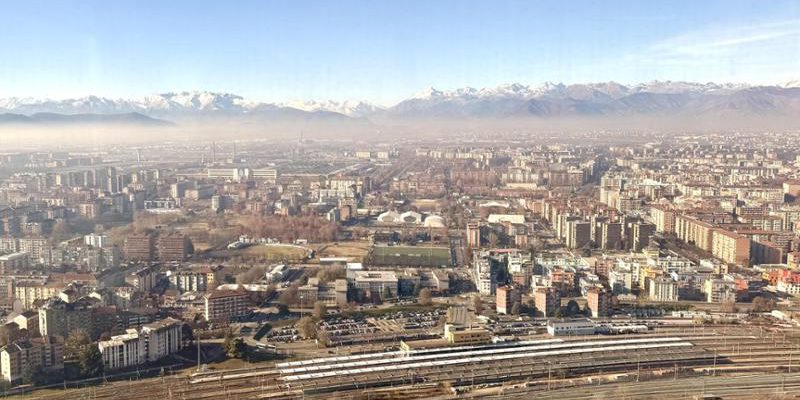 Piano antismog del Piemonte: AI per il traffico, incentivi bici e smartworking