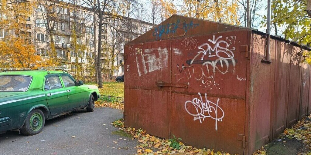 Cittadino di Murmansk salda debito di 310mila rubli per salvare il suo garage da pignoramento