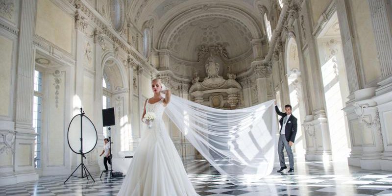 Pignatelli sposta la sede centrale a Milano, ma i negozi di abiti da sposa restano a Torino