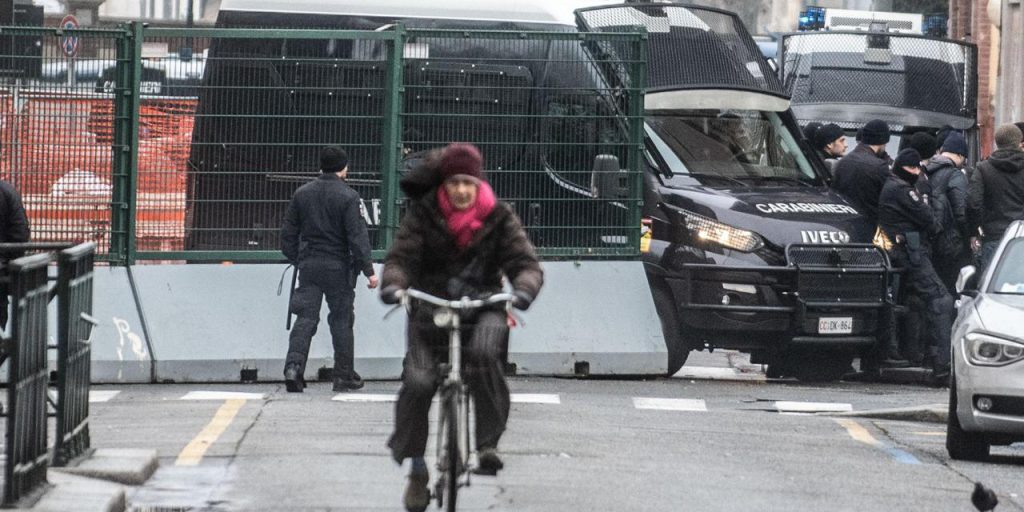 Checkpoint, documenti obbligatori e strade chiuse: i residenti di Vanchiglia si sentono militarizzati