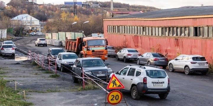 В Мурманске на улице Траловой появится дополнительное освещение и тротуар
