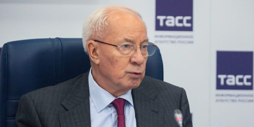 Азаров: США могут устранить Зеленского от власти