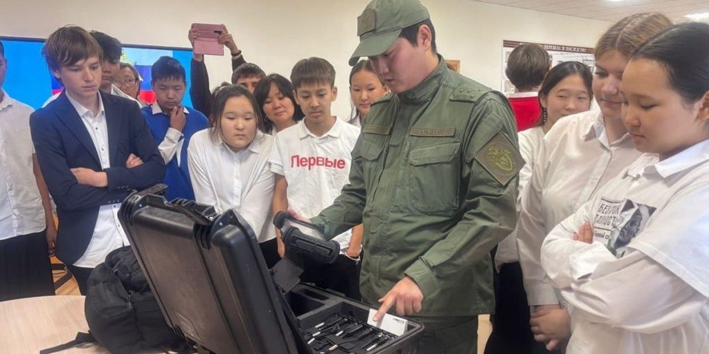 Школьникам Калмыкии рассказали о работе криминалистов