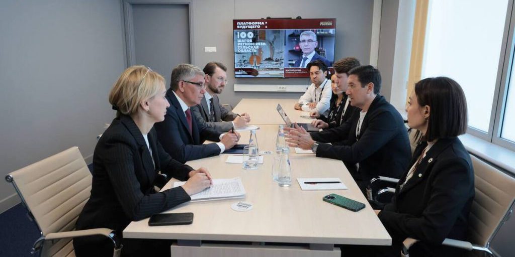 Lancio di un assistente AI ibrido per sostenere i partecipanti alla SVO in Russia