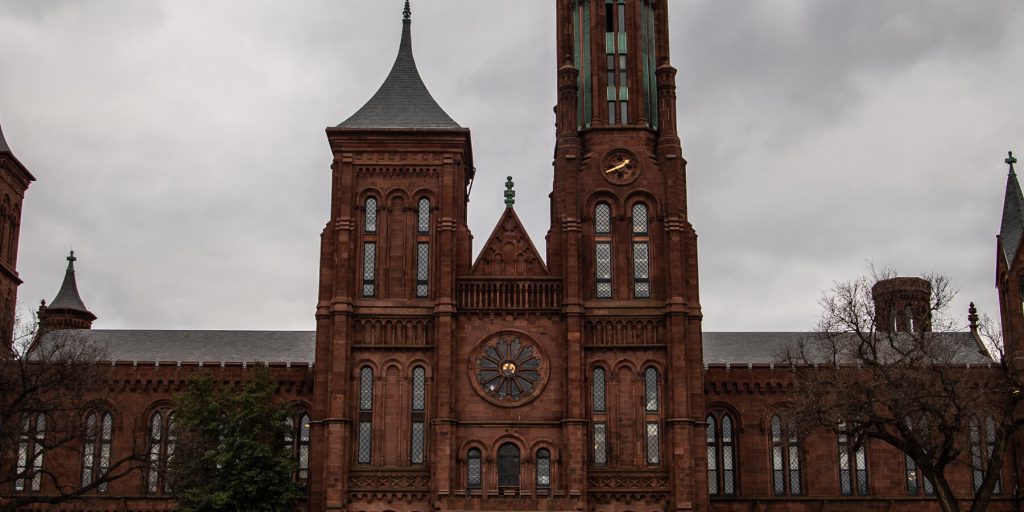 Smithsonian sotto pressione per adempiere alla volontà di Trump