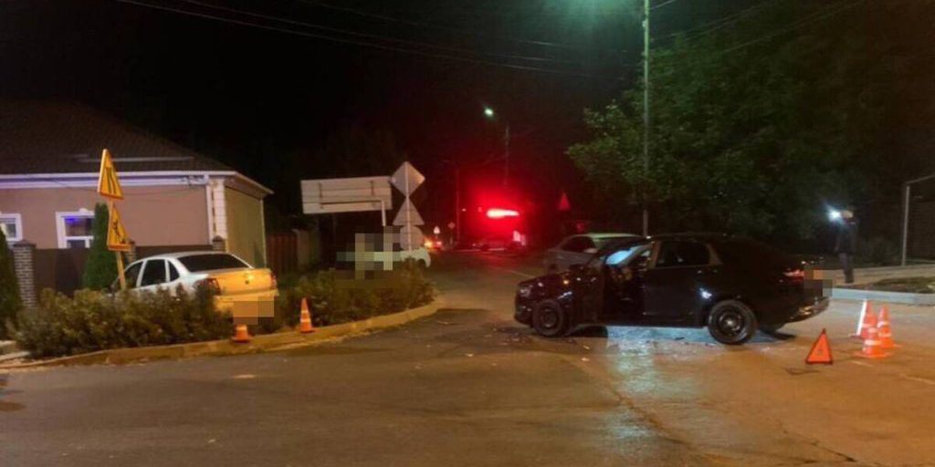 Incidente Stradale a Mineralnye Vody: Una Donna in Pensione Coinvolta in un Incidente Causato da Conducente Irresponsabile