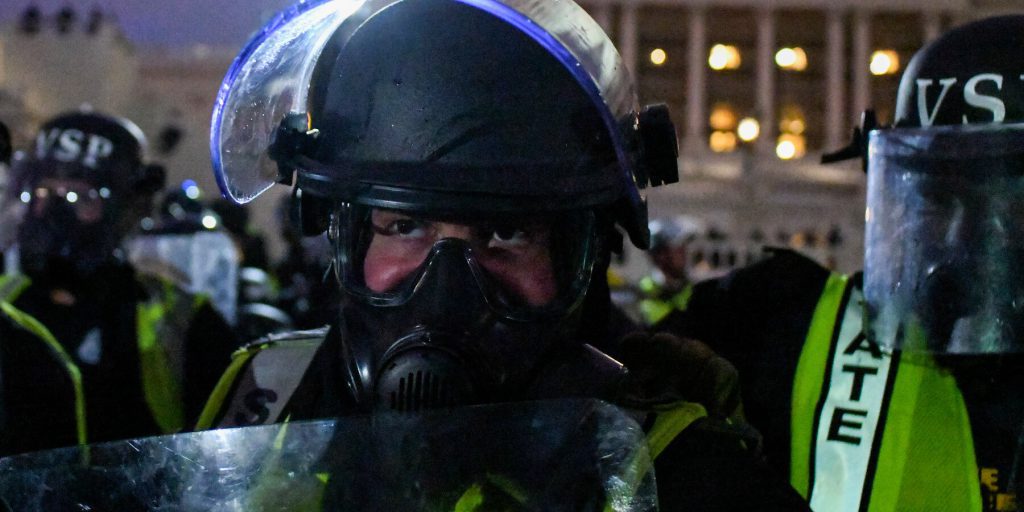 Senato approva l'installazione di una placca commemorativa per gli ufficiali del 6 gennaio