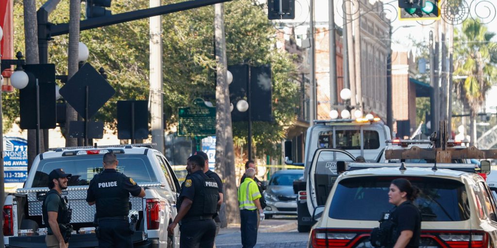 Tragedia a Tampa: 4 morti e 11 feriti dopo incidente stradale fuori da un bar