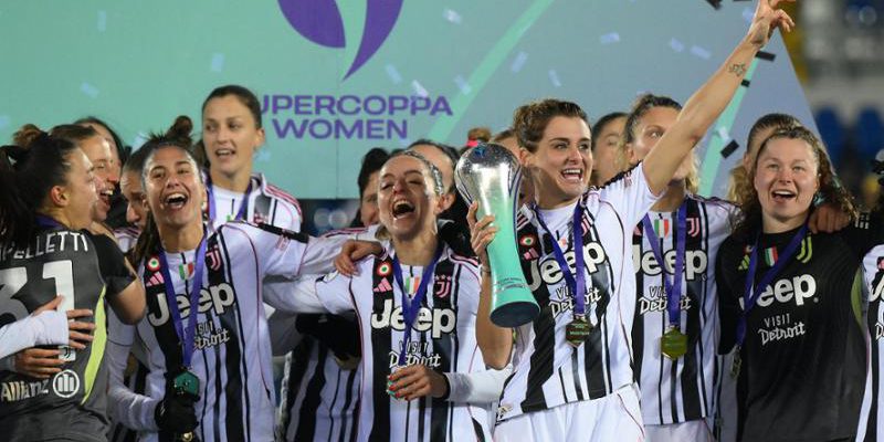 Roma femminile trionfa nella Supercoppa contro la Juventus 2-1