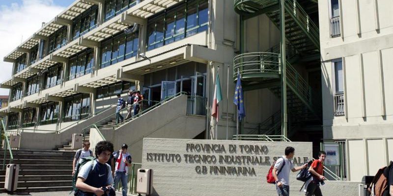 Quindicenne seviziato, la scuola si mobilita per offrire supporto ai compagni di classe