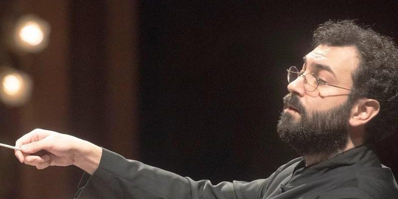 Marco Alibrando al podio del concerto di Capodanno e al Regio 2026