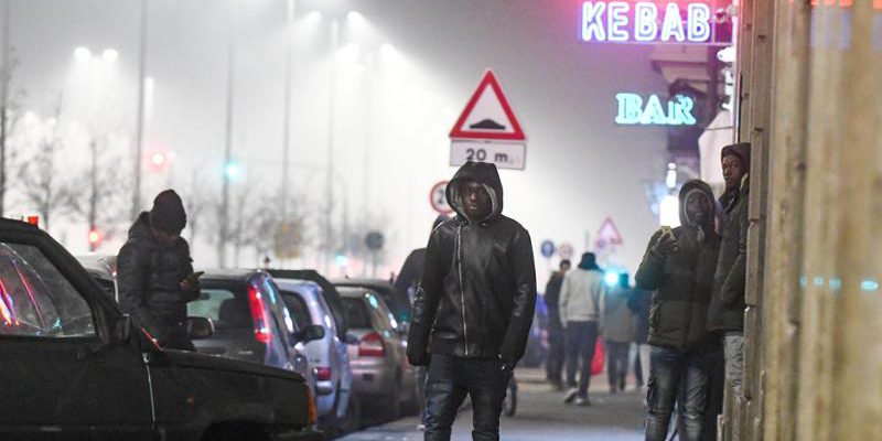 Specchio dei Tempi: le lettere dei lettori di sabato 1° novembre, un'analisi approfondita dei temi di attualità e interesse generale