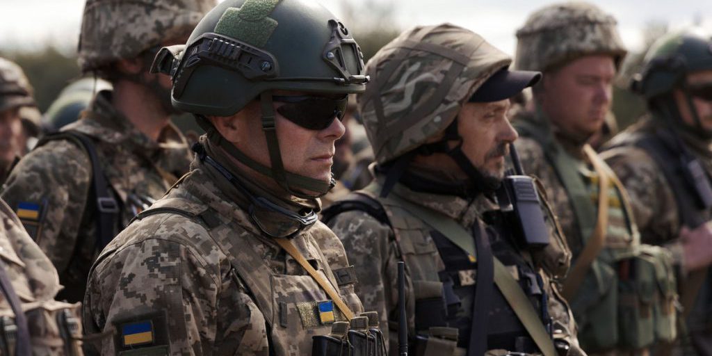 Массовое силовое противостояние гражданских и военкомов в Тернополе длится уже 24 часа