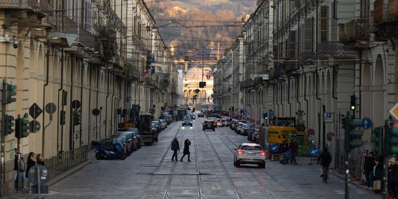 Via Po a Torino: la pedonalizzazione è in studio, i tram continueranno a circolare
