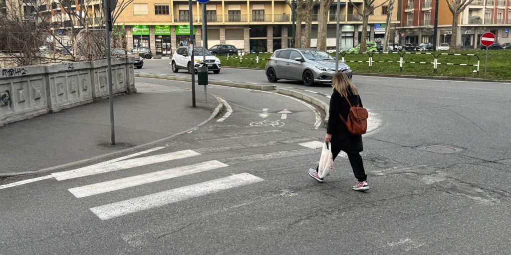 Torino: Crt investe 32 milioni per riparare strisce pedonali e buche, oltre ai 5 milioni annuali del Comune