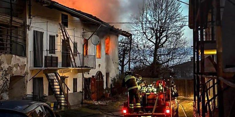 Incendio a Rivara: donna di 68 anni in gravi condizioni dopo tentativo di salvare la casa