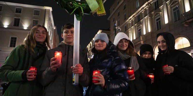 Marcia di memoria a Torino: dal binario 17 di Porta Nuova al museo del carcere Le Nuove