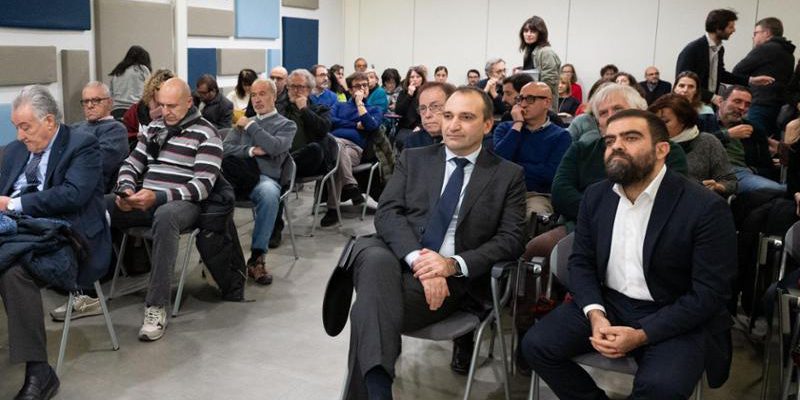 Giornalisti e parlamentari piemontesi si confrontano sulla vendita di La Stampa