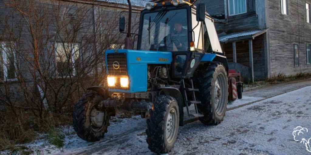 Naryan-Mar sotto la sabbia: la città russa copre 49 km di strade per garantire la sicurezza stradale