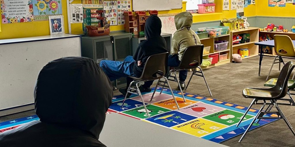 Giudice blocca l'ordine di congelamento di oltre 10 miliardi di dollari destinati ai programmi anti-povertà