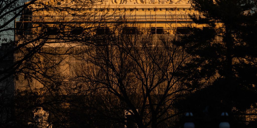 La Corte Suprema: prima sentenza tardiva, non sul caso dei dazi di Trump