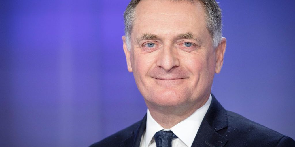 Riduzione dei Funzionari Pubblici in Francia: La Proposta di Philippe Juvin e le Sue Implicazioni