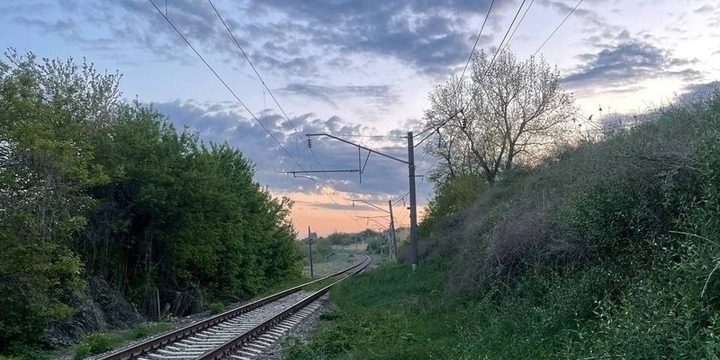 В Ростовской области на восемь часов ограничат движение на железнодорожном переезде