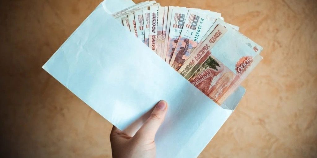 Желая заработать на покупке нефти, пенсионерка из Тверской области лишилась 100 тысяч рублей