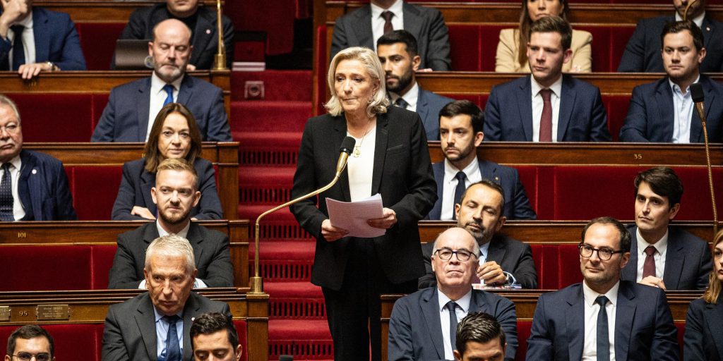 Il Rassemblement National presenterà una proposta di legge all'Assemblée nazionale francese: cosa significa per la politica migratoria e la sicurezza nazionale in Francia