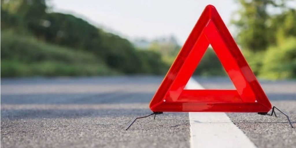 Tragedia sulla strada: tre morti e due feriti gravi in incidente frontale tra auto e camion