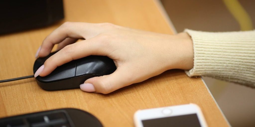 Волгоградцам рассказали о схемах мошенничества при заказе еды