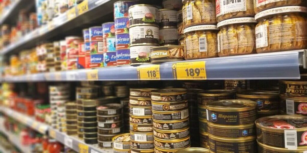 Новгородские рецидивисты пошли за шоколадом и шпротами, а вышли со сроками