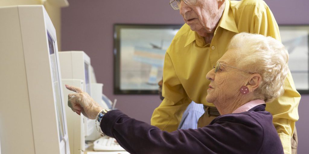 28% архангелогородцев рассчитывают работать и на пенсии — опрос