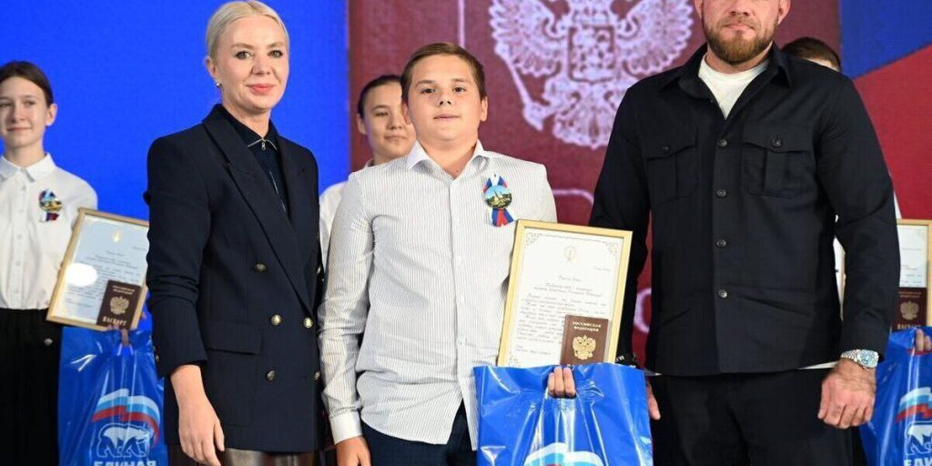 Серпуховские подростки получили первые паспорта