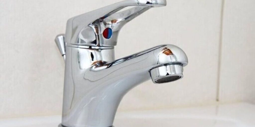 В Курске 24 сентября массово отключат холодную воду в трех округах