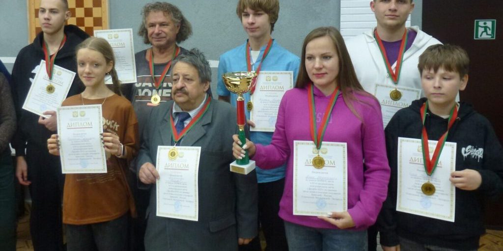 Scacchisti russi trionfano a Gomel: la vittoria di Bryansk nel torneo internazionale di scacchi