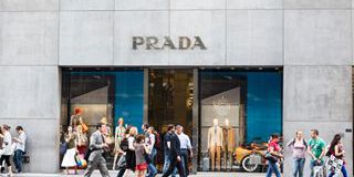 Prada, Jefferies conferma "buy" e target price a 1913 HKD