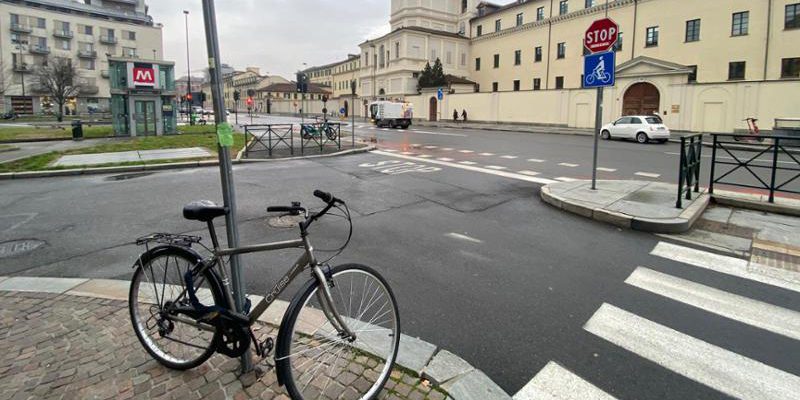 23enne trovato incosciente in strada di San Salvario, muore in ospedale dopo possibile incidente stradale