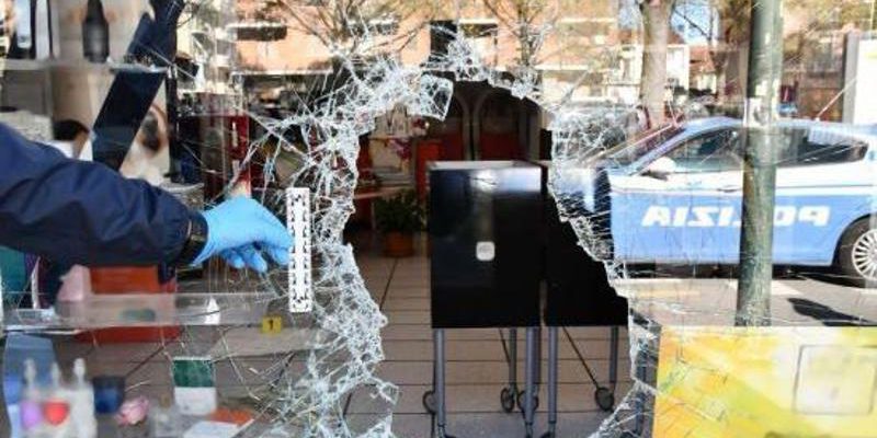 Uomo arrestato dopo aver rubato 15 bottiglie di alcolici in un negozio di San Salvario