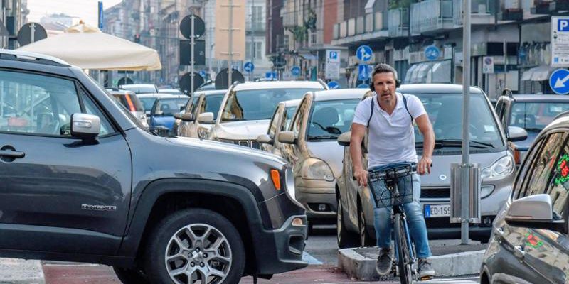 Ciclisti chiedono 8 ore di pratica ciclistica obbligatoria nelle scuole