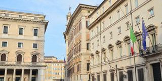 Manovra Economica: Tutte le Misure per Famiglie, Lavoratori e Banche nella Bozza di 137 Articoli