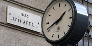 Milano positiva assieme ai Mercati europei. Corre il petrolio con sanzioni USA a Russia