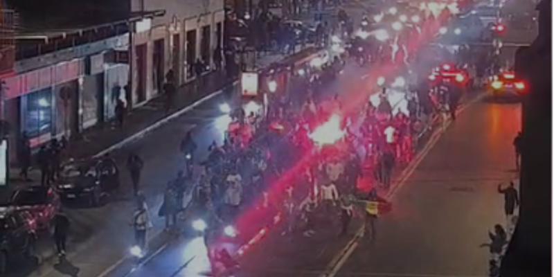 Ordigno esploso a Barriera di Milano durante festeggiamenti per la Coppa d’Africa, auto con bambini colpita