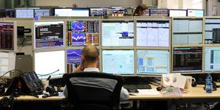 Borse europee in rialzo nonostante le preoccupazioni nel settore automobilistico