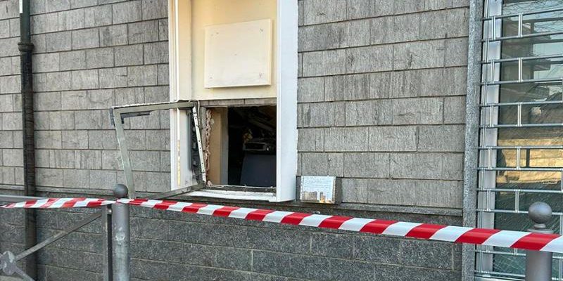 Unicredit di Piscina vittima di furto di 100.000 euro con la tecnica della marmotta