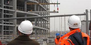 Produzione costruzioni in calo: agosto 2025 segna il minimo da marzo, cosa significa per l'economia italiana?