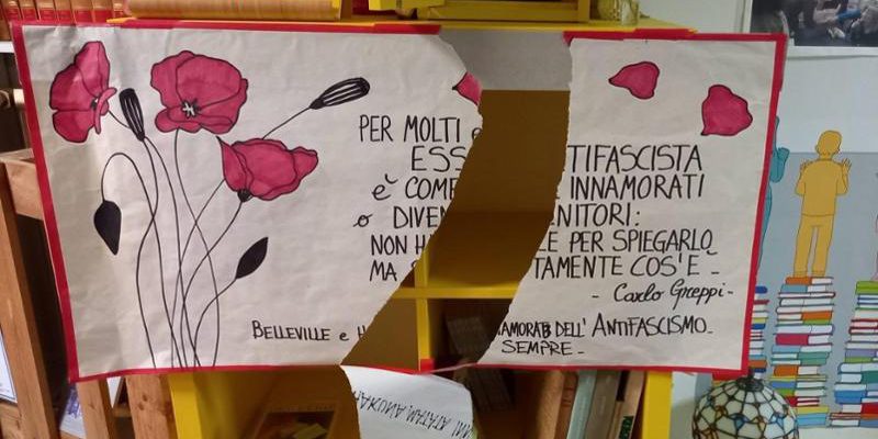 Assalto a libreria di Bruino: due aggressori insultano proprietario e strappano cartelli antifascisti