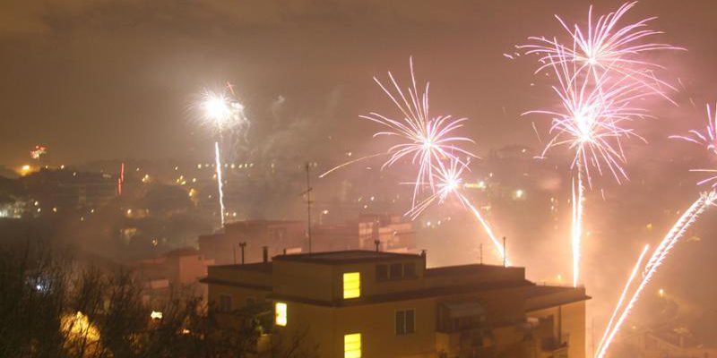 Lettore denuncia fuochi continui a Torino per due mesi